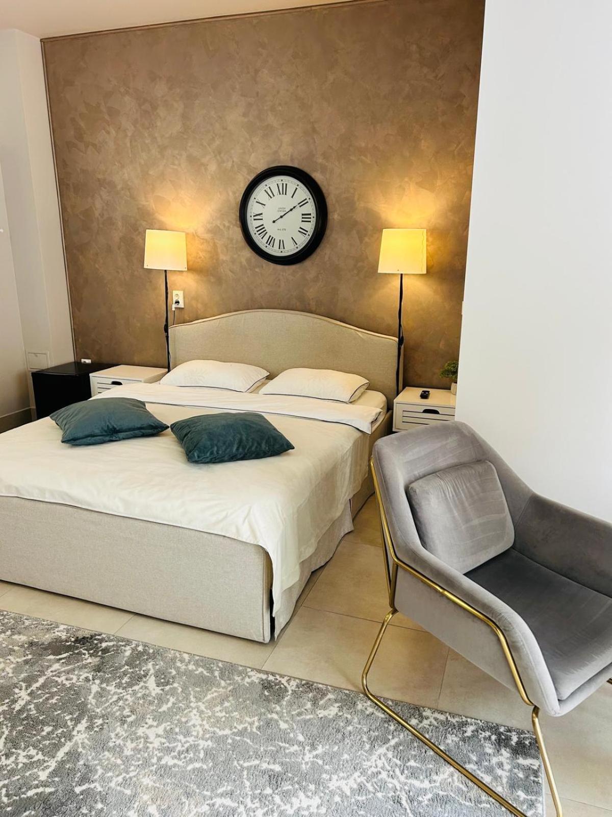 New House Sibiu Hotel Luaran gambar
