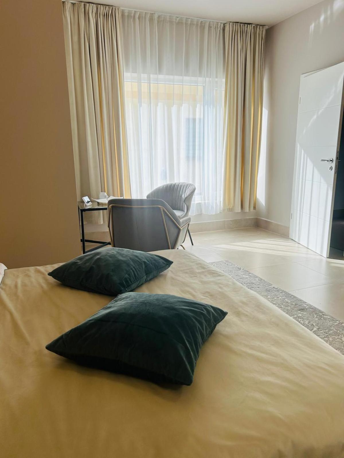 New House Sibiu Hotel Luaran gambar