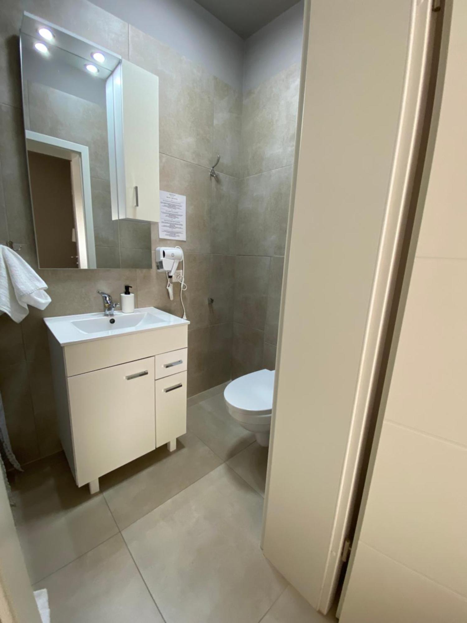New House Sibiu Hotel Luaran gambar