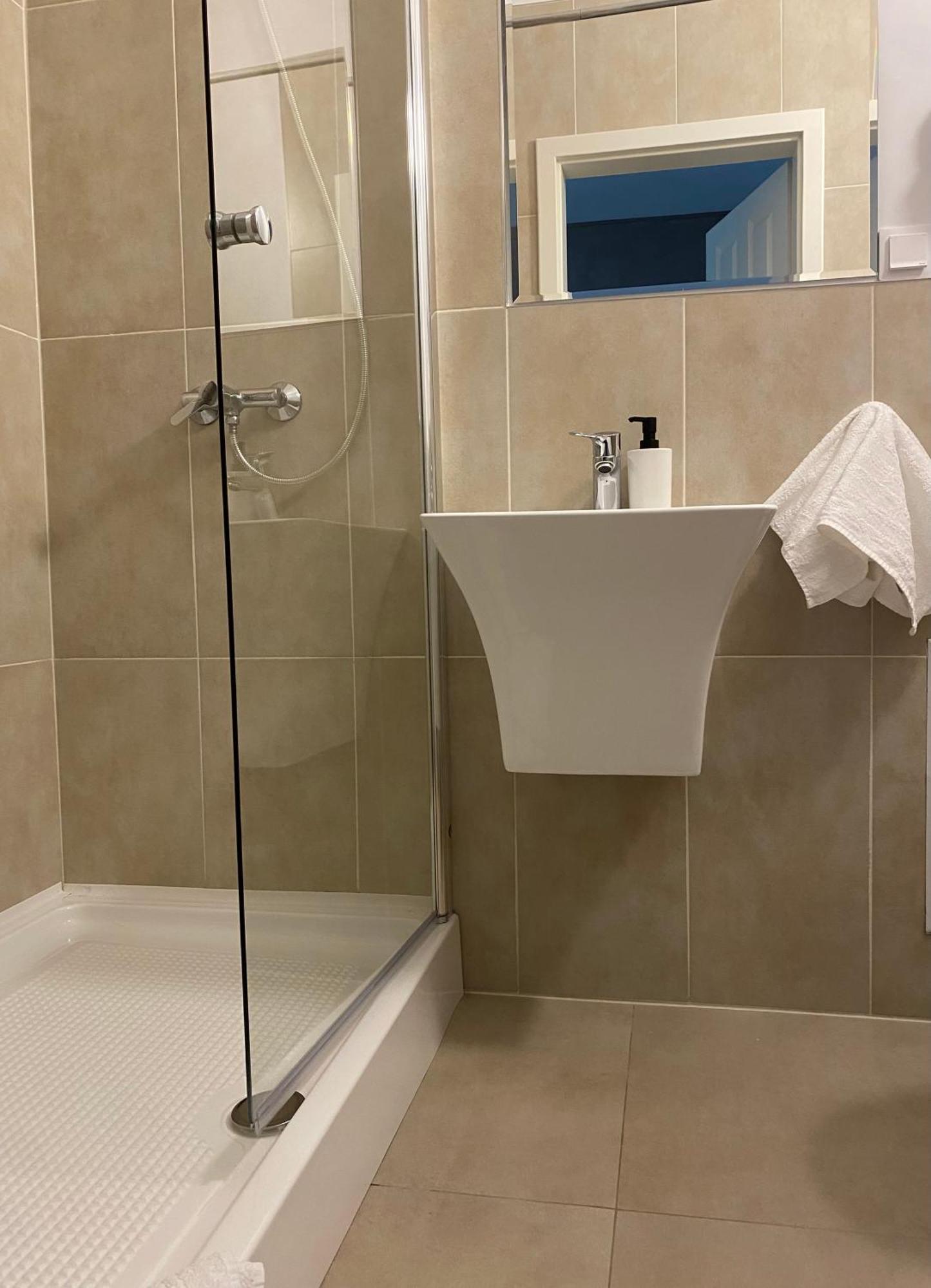 New House Sibiu Hotel Luaran gambar