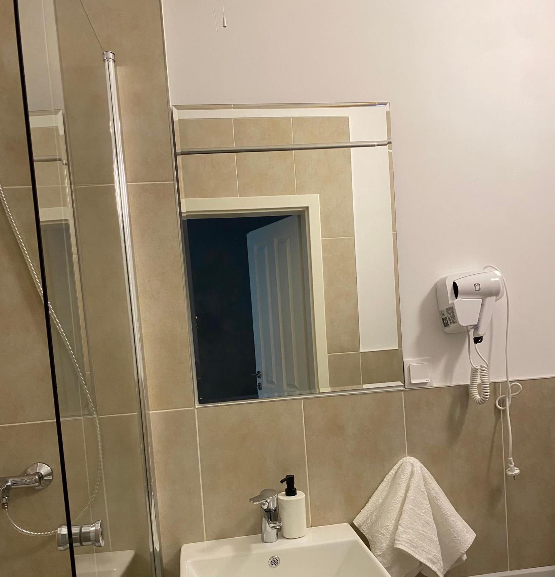 New House Sibiu Hotel Luaran gambar